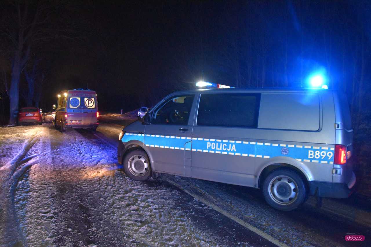 Wypadek na trasie Dzierżoniów – Świdnica: droga zablokowana
