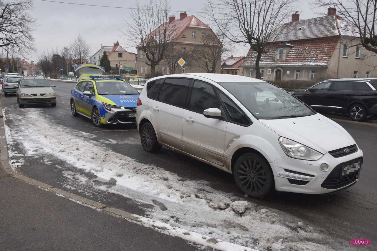 Zderzenie renault i forda w Bielawie