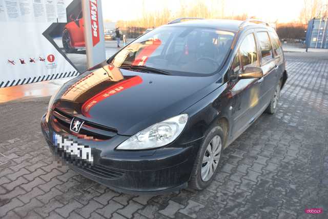 Zderzenie ciężarówki z peugeotem na ósemce