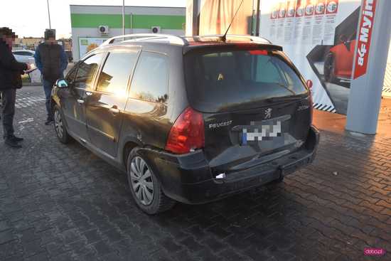 Zderzenie ciężarówki z peugeotem na ósemce