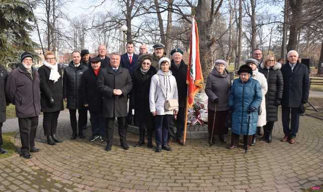 Dzierżoniów. Uroczystości upamiętniające 85. rocznicę pierwszej deportacji Polaków na Sybir