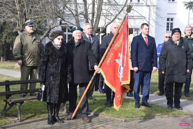 Dzierżoniów. Uroczystości upamiętniające 85. rocznicę pierwszej deportacji Polaków na Sybir