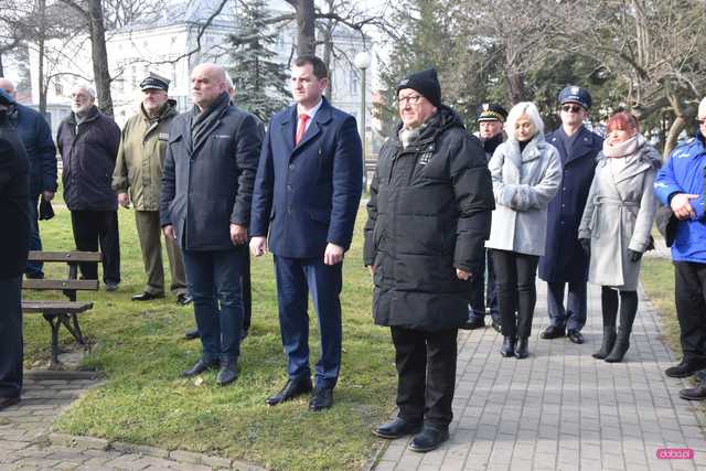 Dzierżoniów. Uroczystości upamiętniające 85. rocznicę pierwszej deportacji Polaków na Sybir