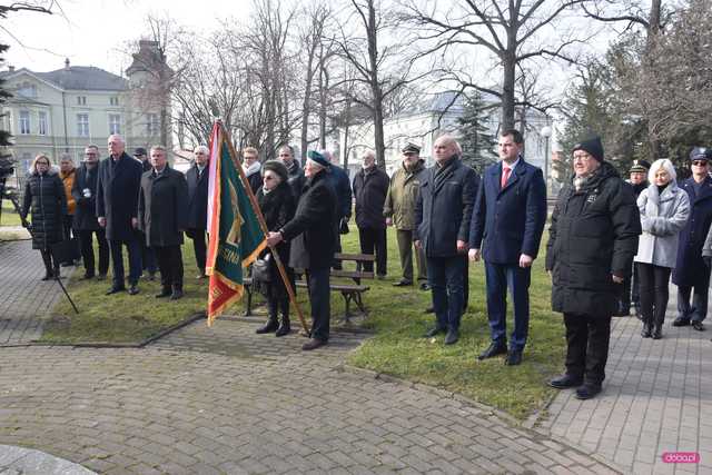 Dzierżoniów. Uroczystości upamiętniające 85. rocznicę pierwszej deportacji Polaków na Sybir