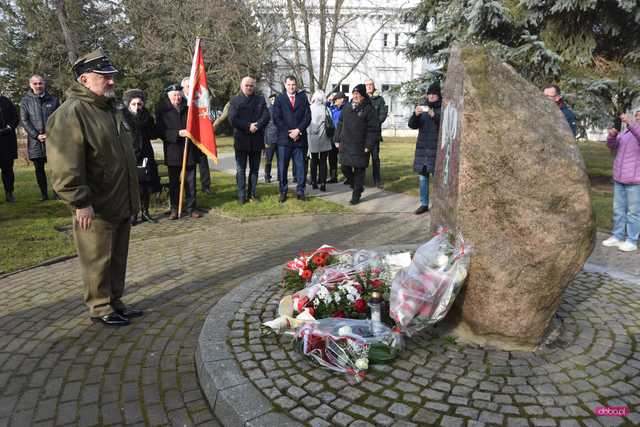 Dzierżoniów. Uroczystości upamiętniające 85. rocznicę pierwszej deportacji Polaków na Sybir