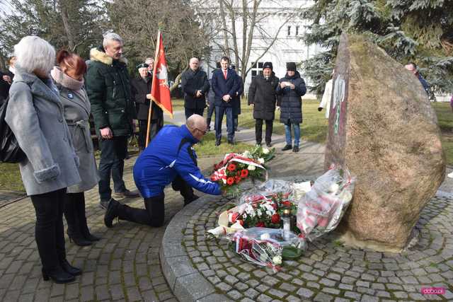 Dzierżoniów. Uroczystości upamiętniające 85. rocznicę pierwszej deportacji Polaków na Sybir
