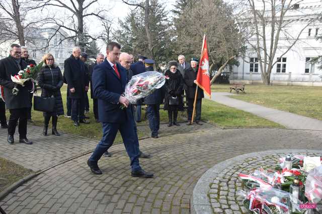 Dzierżoniów. Uroczystości upamiętniające 85. rocznicę pierwszej deportacji Polaków na Sybir