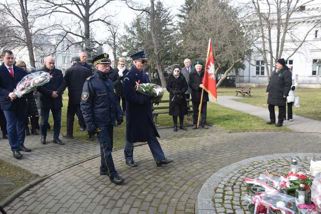 Dzierżoniów. Uroczystości upamiętniające 85. rocznicę pierwszej deportacji Polaków na Sybir