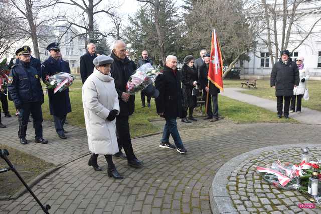 Dzierżoniów. Uroczystości upamiętniające 85. rocznicę pierwszej deportacji Polaków na Sybir