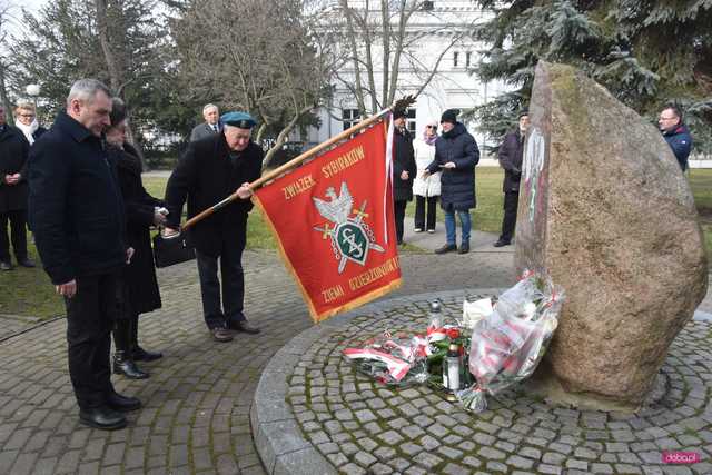 Dzierżoniów. Uroczystości upamiętniające 85. rocznicę pierwszej deportacji Polaków na Sybir