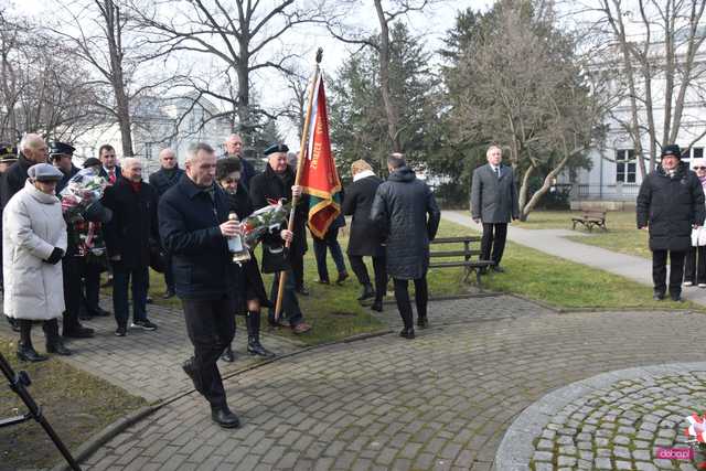 Dzierżoniów. Uroczystości upamiętniające 85. rocznicę pierwszej deportacji Polaków na Sybir