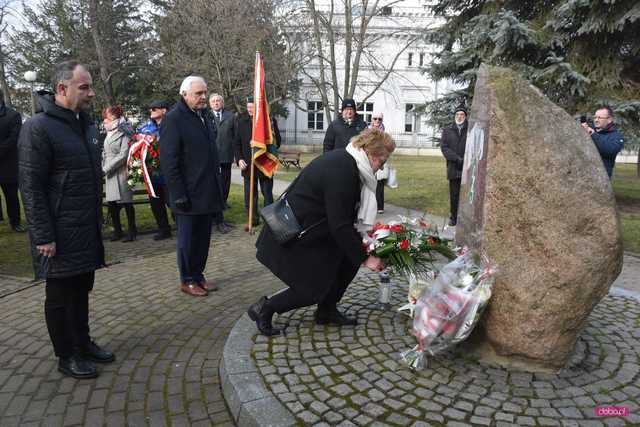 Dzierżoniów. Uroczystości upamiętniające 85. rocznicę pierwszej deportacji Polaków na Sybir