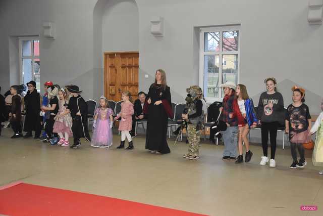 Zabawa karnawałowa dla dzieci w Ostroszowicach