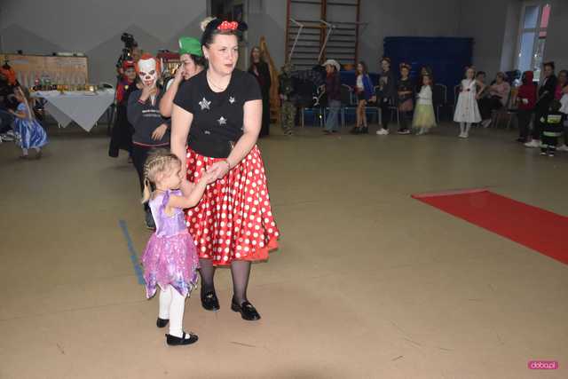Zabawa karnawałowa dla dzieci w Ostroszowicach