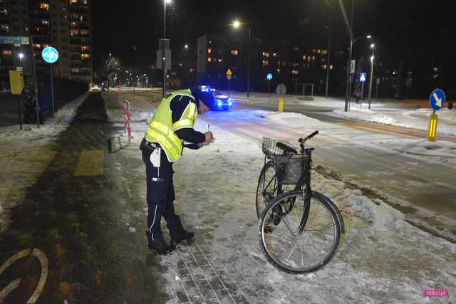 Zderzenie opla z rowerzystą w Dzierżoniowie