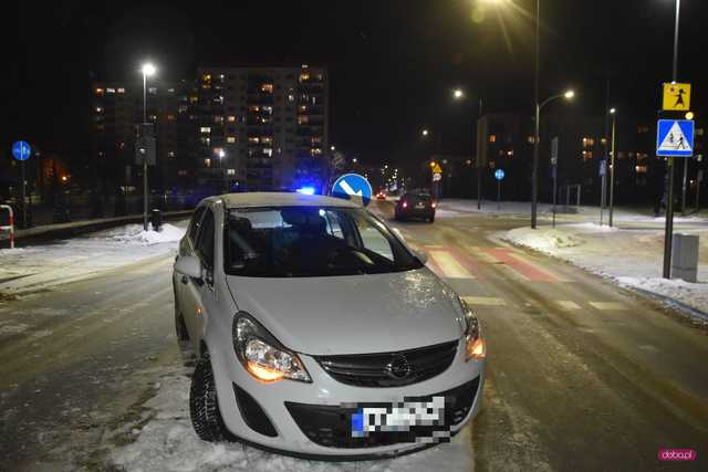 Zderzenie opla z rowerzystą w Dzierżoniowie