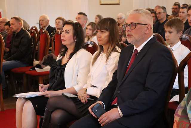 Koncert uczniów bielawskiej Szkoły Fortepianu d-moll w Dworku Chopina w 215. rocznicę urodzin kompozytora 