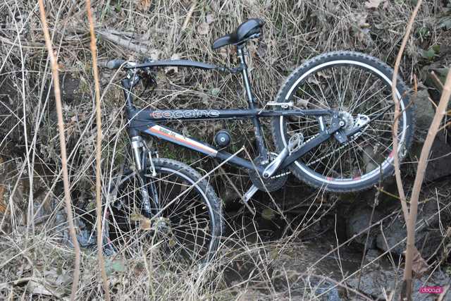 Zderzenie 13-letniego rowerzysty z volskwagenem
