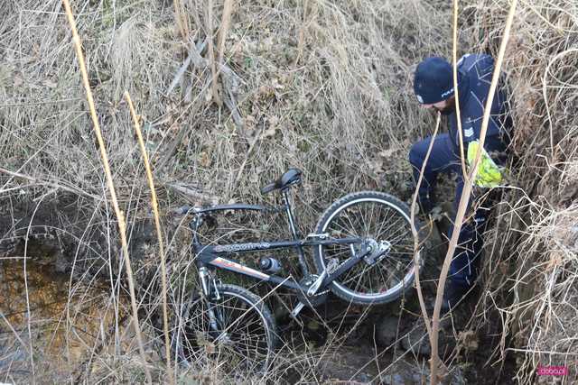 Zderzenie 13-letniego rowerzysty z volskwagenem