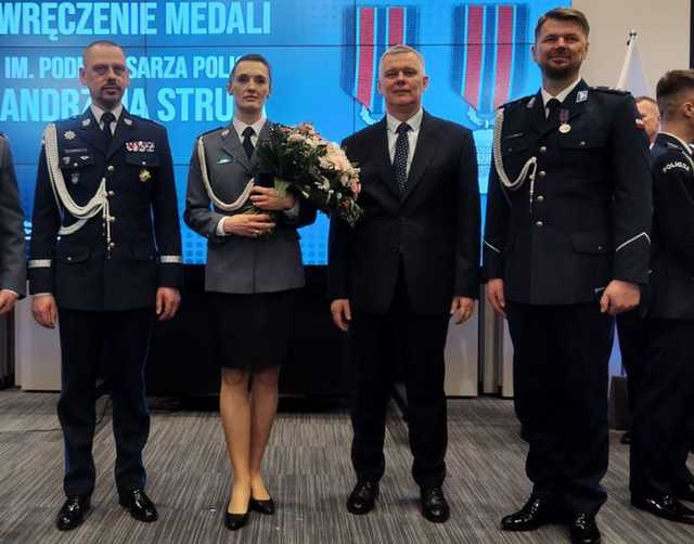 Policjanci z powiatu dzierżoniowskiego odznaczeni za bohaterstwo