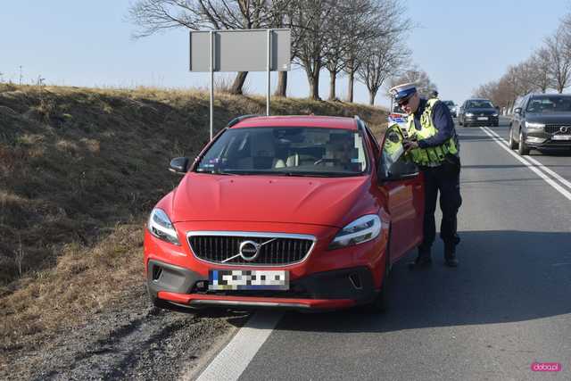 Zderzenie motocykla z volvo