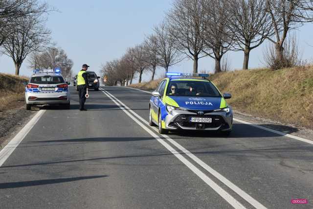 Zderzenie motocykla z volvo