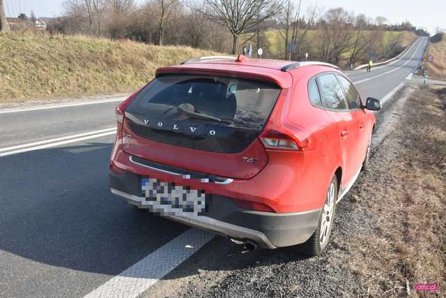 Zderzenie motocykla z volvo