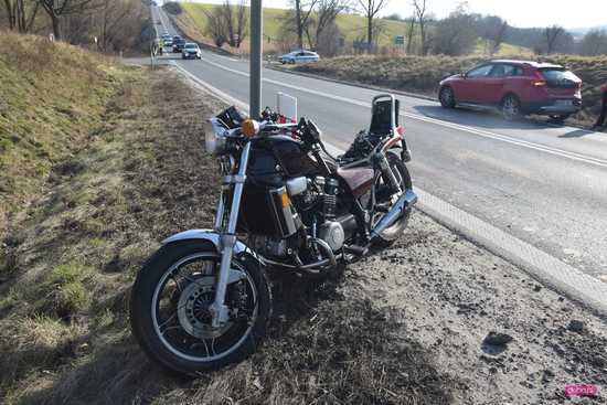 Zderzenie motocykla z volvo