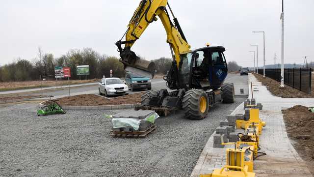 Dzierżoniów. Postęp prac przy powiększeniu cmentarza