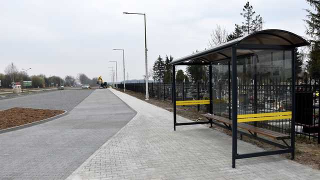 Dzierżoniów. Postęp prac przy powiększeniu cmentarza