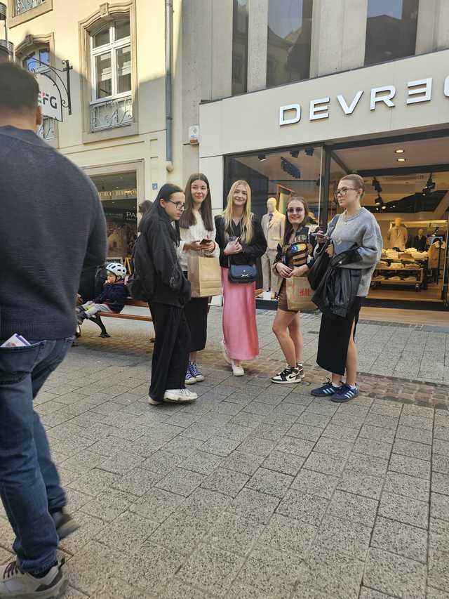 Uczniowie Ekonomika w Luksemburgu