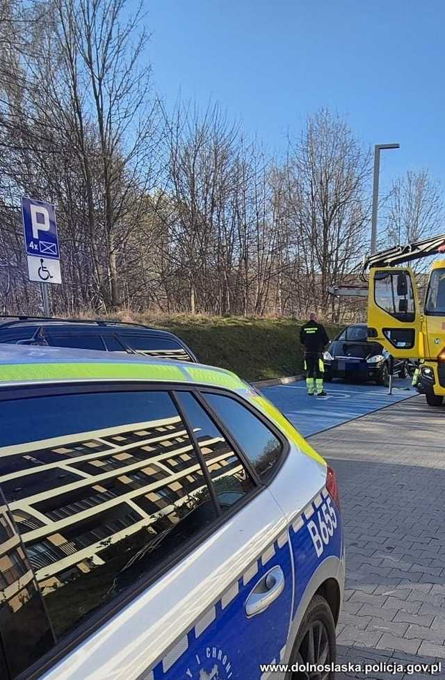 Dolnośląscy policjanci kontrolowali parkowanie na „kopertach”