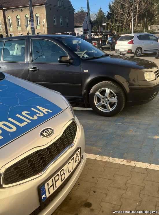 Dolnośląscy policjanci kontrolowali parkowanie na „kopertach”