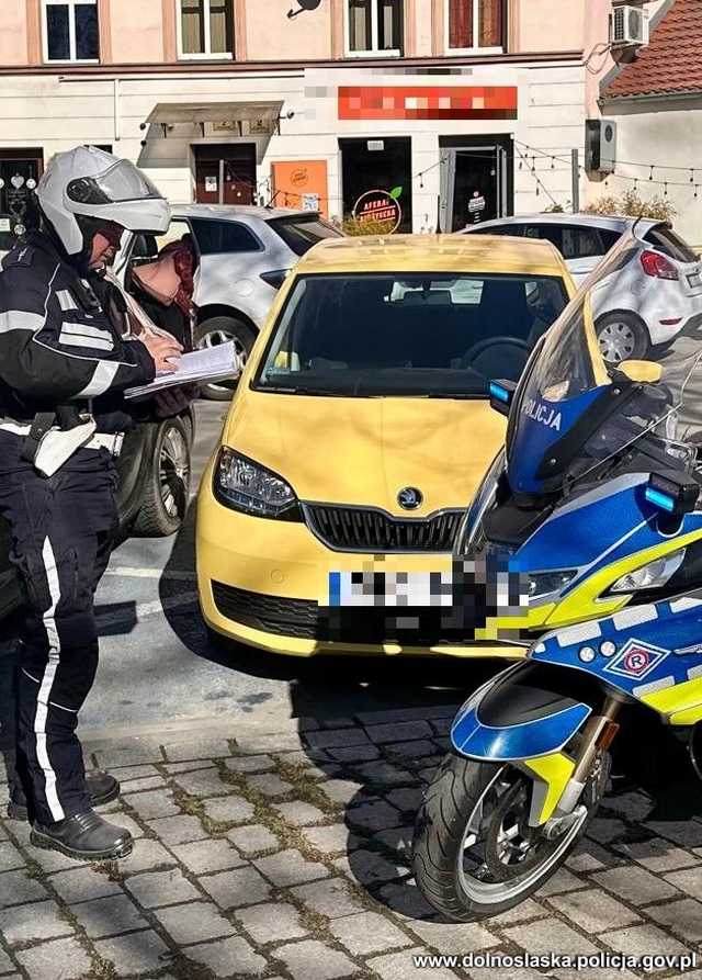 Dolnośląscy policjanci kontrolowali parkowanie na „kopertach”