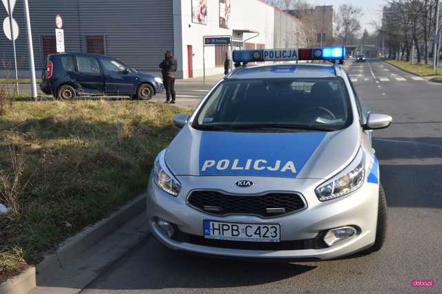 Zderzenie dwóch pojazdów na Diorowskiej w Dzierżoniowie 