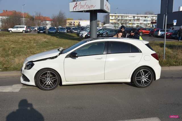 Zderzenie dwóch pojazdów na Diorowskiej w Dzierżoniowie 