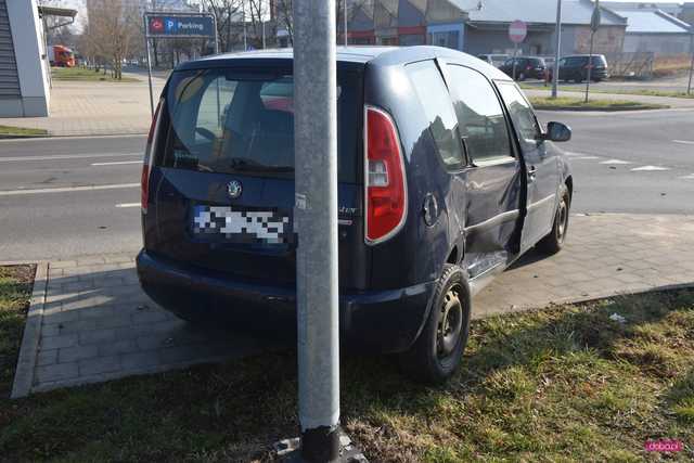 Zderzenie dwóch pojazdów na Diorowskiej w Dzierżoniowie 