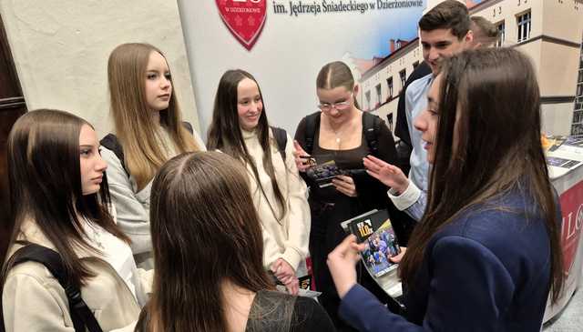 Prezentacje Szkół Ponadpodstawowych Powiatu Dzierżoniowskiego