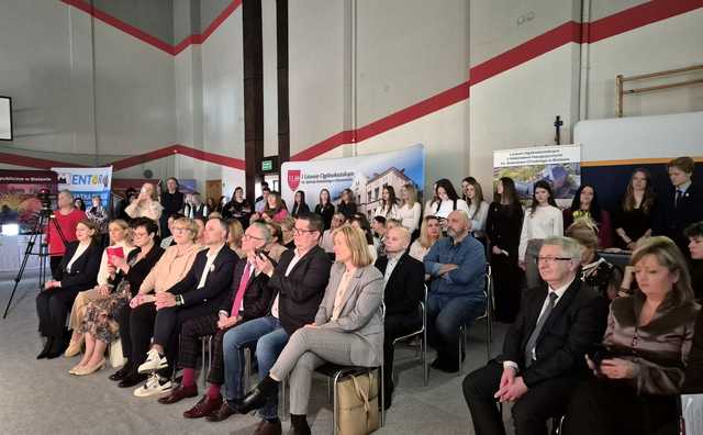 Prezentacje Szkół Ponadpodstawowych Powiatu Dzierżoniowskiego