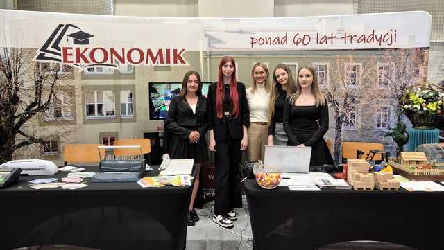 Prezentacje Szkół Ponadpodstawowych Powiatu Dzierżoniowskiego