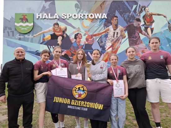 Świetny występ zawodniczek JUNIORA Dzierżoniów w Pucharze Polski w sumo
