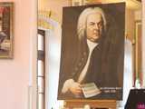 Koncert pamięci Bacha uczniów Szkoły Fortepanu d-moll w pałacu Gladishof w Piławie Górnej