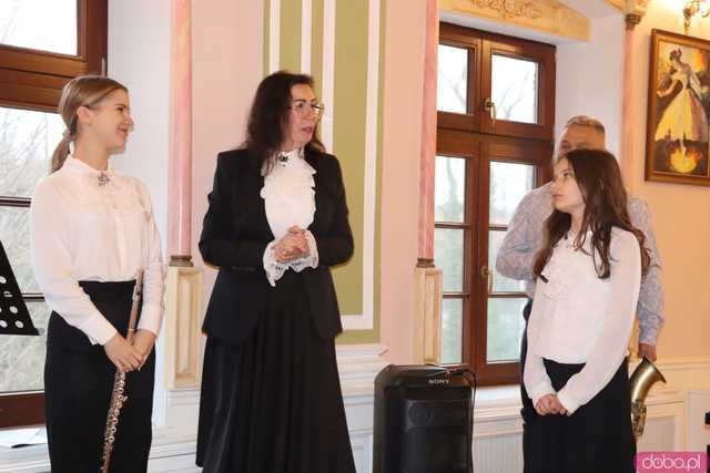 Koncert pamięci Bacha uczniów Szkoły Fortepanu d-moll w pałacu Gladishof w Piławie Górnej