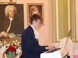 Koncert pamięci Bacha uczniów Szkoły Fortepanu d-moll w pałacu Gladishof w Piławie Górnej