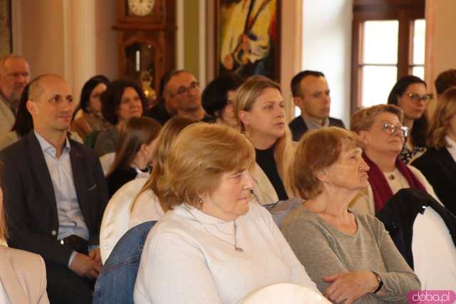 Koncert pamięci Bacha uczniów Szkoły Fortepanu d-moll w pałacu Gladishof w Piławie Górnej