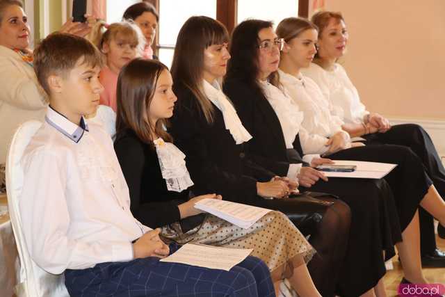 Koncert pamięci Bacha uczniów Szkoły Fortepanu d-moll w pałacu Gladishof w Piławie Górnej