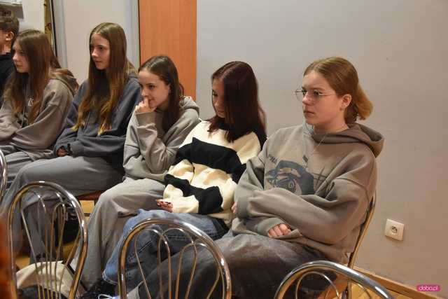 Szkolenie strzeleckie ósmoklasistów z gminy wiejskiej Dzierżoniów