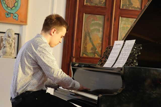 Koncert wiosenny uczniów Szkoły Fortepianu d-moll w synagodze Rutika
