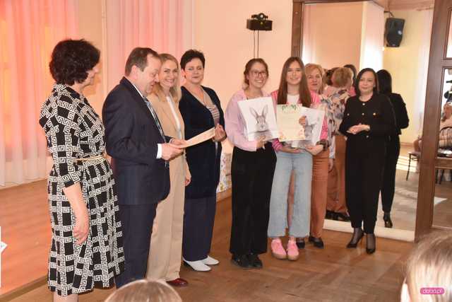 Powiatowy Konkurs Aranżacji Stołów Wielkanocnych w Dzierżoniowie