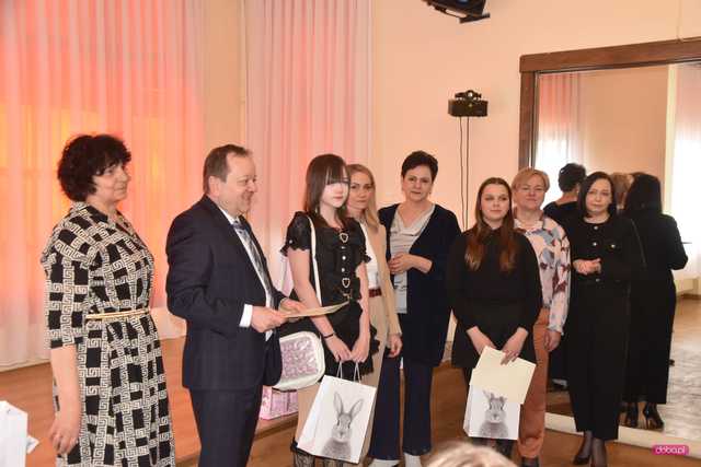 Powiatowy Konkurs Aranżacji Stołów Wielkanocnych w Dzierżoniowie